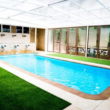 Casas Rurales Vado Del Rio Tus Cortijo Prados Exterior foto